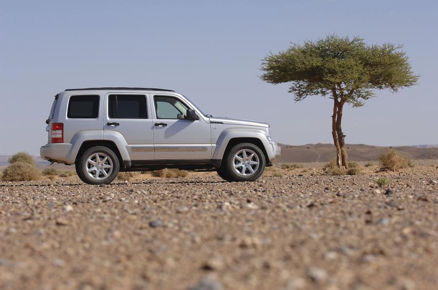  Jeep Cherokee 2008 года  (фото 100 из 161)